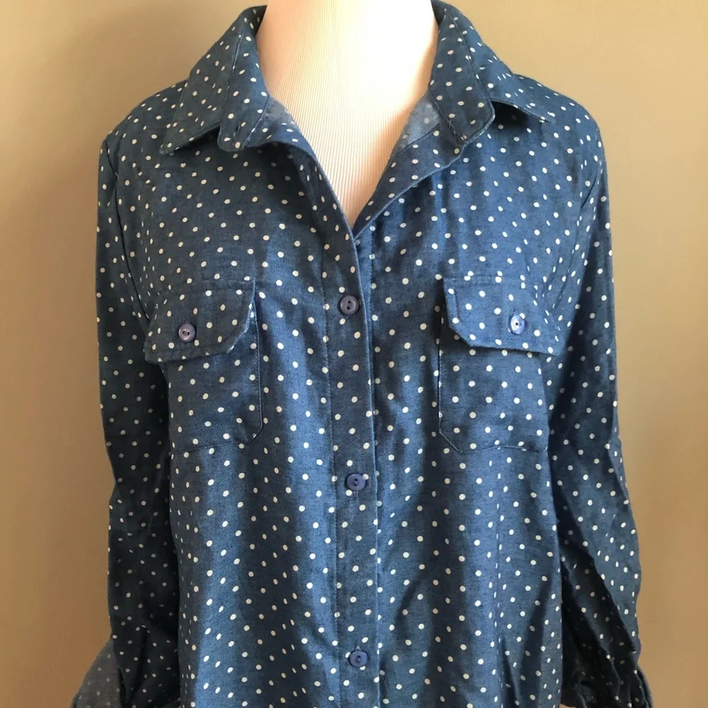 🩵Soft Dotted Button Down - Picture 2 of 8